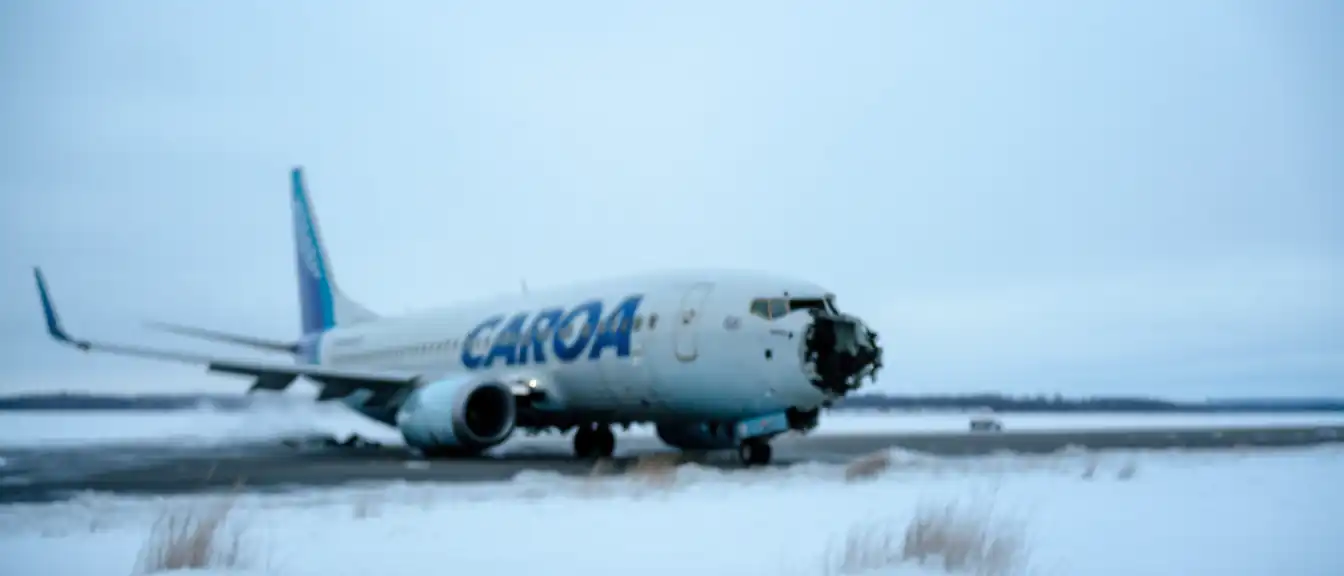Инцидент в Норильске: грузовой Boeing 737 выкатился за пределы полосы