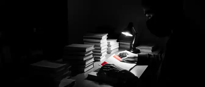 Под прицелом цензуры: как «Эксмо-АСТ» выстраивает систему тотального контроля над книжным контентом